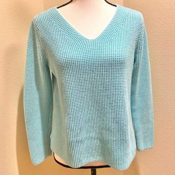 Tommy Bahama Mint Sweater, Crocheted Look, V-Neck, Size Med - Picture 1 of 7